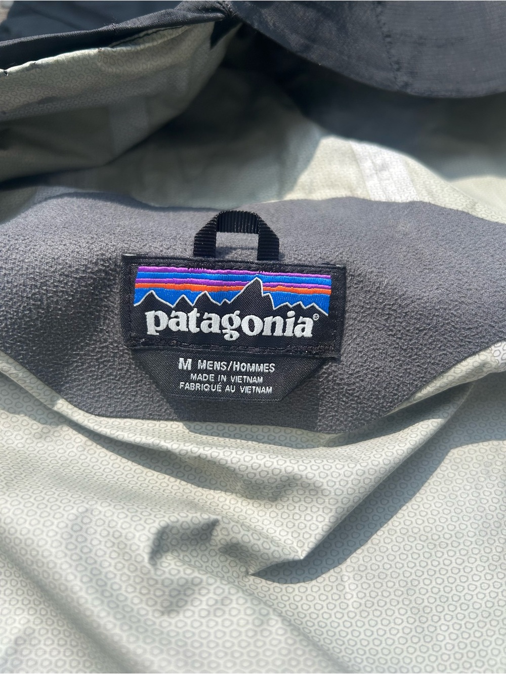 Patagonia Men's Torrentshell Rain Jacket Black Medium STY83802 FA16